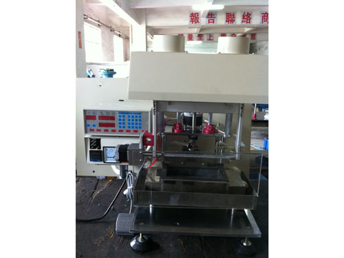 CNC翻轉(zhuǎn)焊錫機